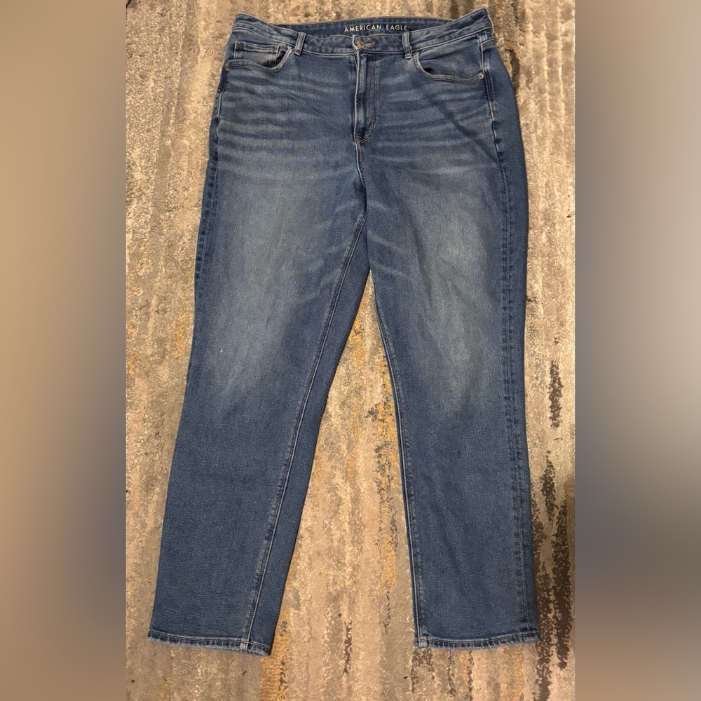 American Eagle Highest Rise Mom Jeans. Stretch. Size 16 Long.